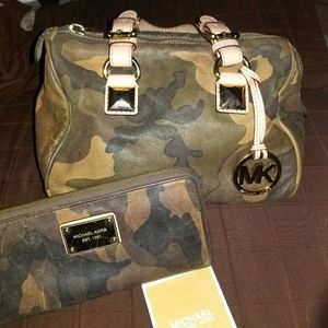 NWOT Vintage Camo MK purse